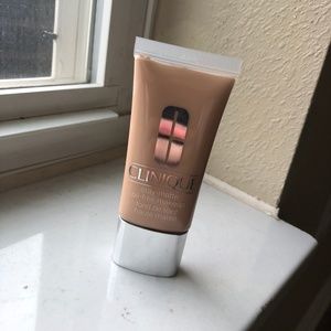 Clinique Stay-Matte Foundation